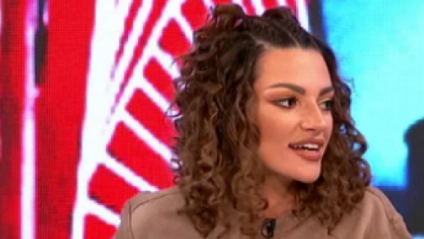 POTPUNO DRUGA OSOBA! Ovako zapravo Tara Simov izgleda kada skine sve nadogradnje! (FOTO)