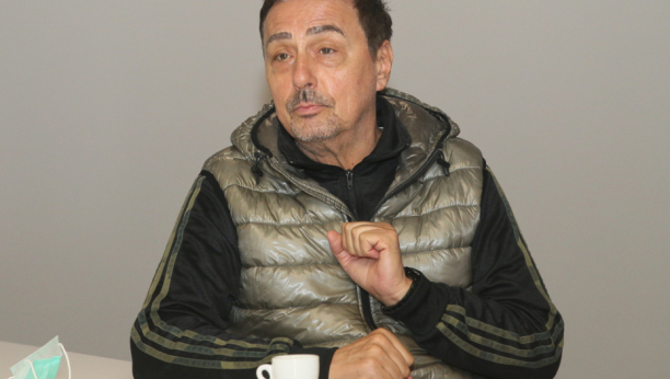 LAKIRAM NOKTE NA NOGAMA! Keba šokirao izjavom, poznati pevač ne krije i da koristi preparate za potenciju, a tu nije kraj iznenađenjima!