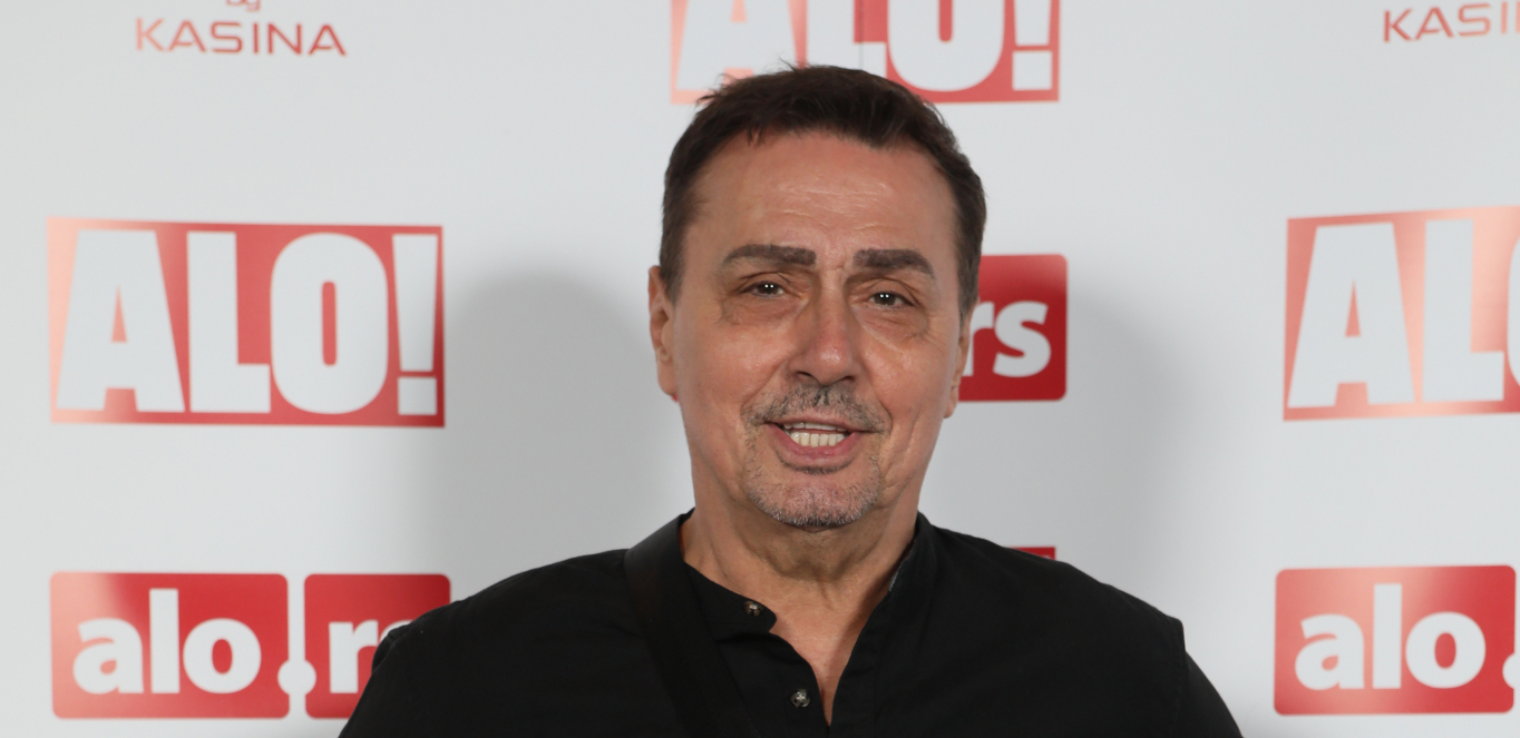 KEBA SE UMIVA KISELOM VODOM Pevač otkrio svoje male tajne za savršen izgled