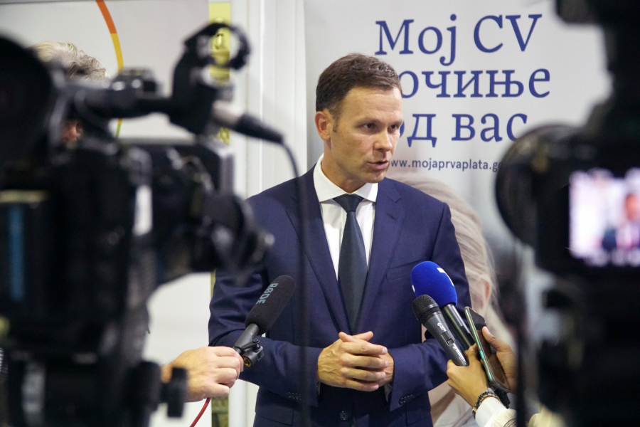 SINIŠA MALI UKANALIO DUŠANA NIKEZIĆA To što ste vi uradili sramota je za vas i za jednu državu