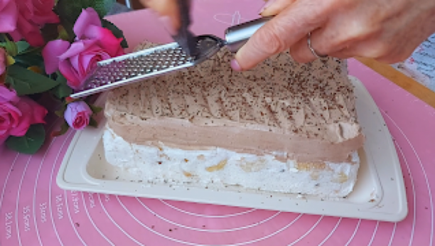 BRZA TORTA: Sjajna kremasta poslastica, gotova za 10 minuta, a ukus fenomenalan (VIDEO)