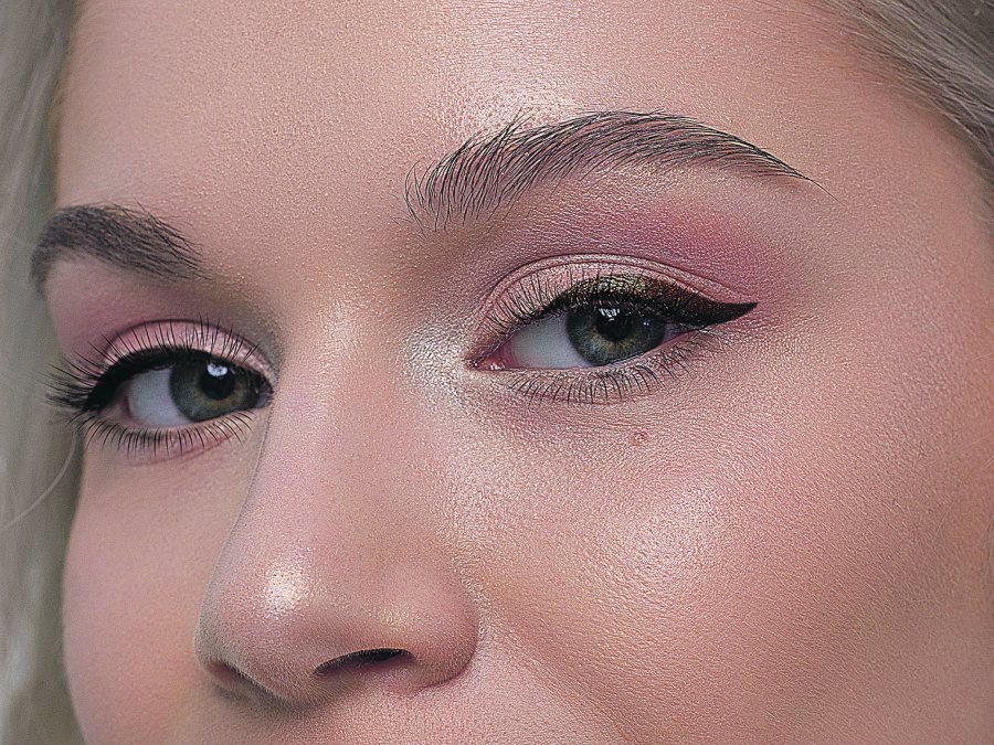 MAMA, MOGU LI DA SE ŠMINKAM: Otkrivamo koja je šminka prikladna za tinejdžerke!