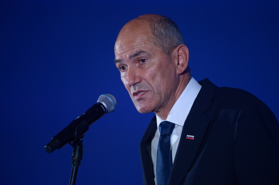 VAKCINA ILI GUBITAK RADNOG MESTA Evropske zemlje usvajaju RIGOROZNA pravila, a ova država je u tome NEUMOLJIVA