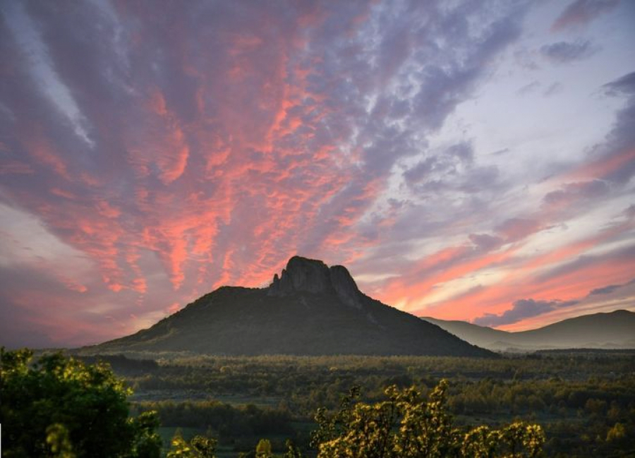 MESEČNI HOROSKOP ZA OKTOBAR Konfuzija, haos, novac kasni, komplikacije za većinu znakova, ipak će 2 znaka zablistati