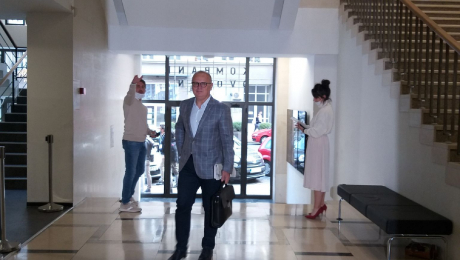 NA RAČUNE RODITELJA LEŽE 6.000 DINARA Konkurs je i dalje otvoren, potrebna vam je potvrda iz škole i lična karta