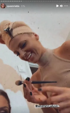 U DRUŠTVU BIVŠE ZADRUGARKE! Brenina snajka uhvaćena u potpuno neočekivanom izdanju, ovakvu je nikada niste videli! (FOTO)