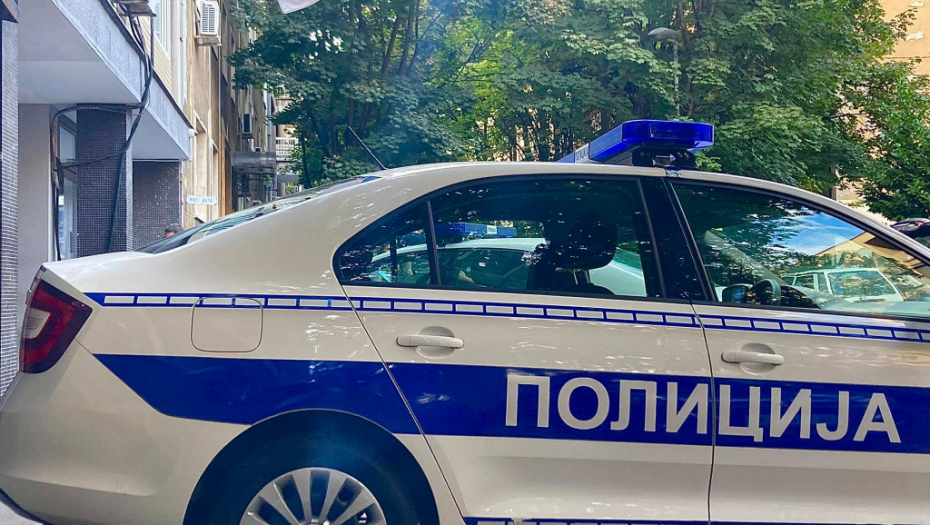UKRAO KOMBI, PA GAĐAO POLICAJCE FLAŠOM I PRETIO IM SMRĆU Hitno uhapšen nasilnik u Vranju
