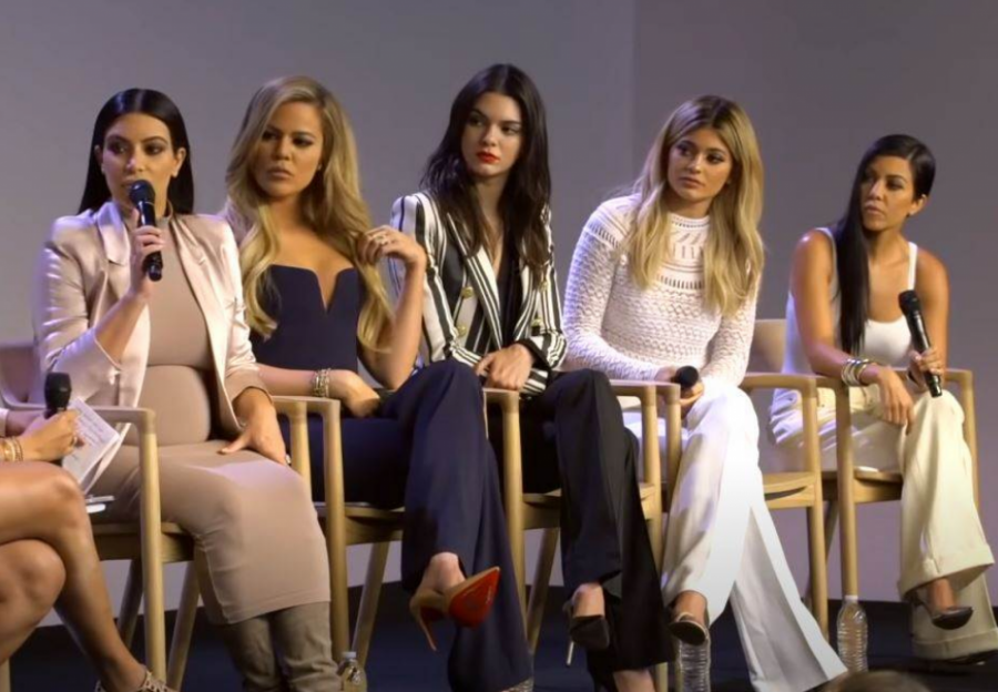 OVAKO JE KADA RADITE ZA KARDAŠIJANOVE! Oni su pakleno uspešni, a njihovi bivši saradnici otkrili pikanterije iz života slavne rijaliti porodice!