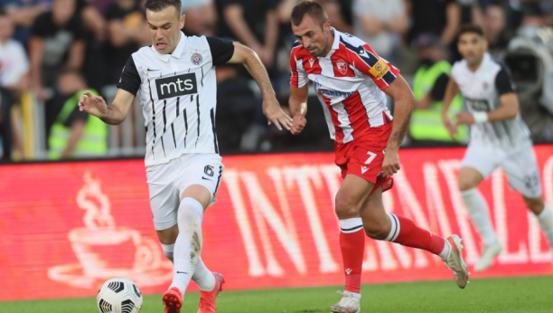 DERBI U SLIKAMA! Ovako je izgledao 165. susret Partizana i Crvene zvezde (FOTO)