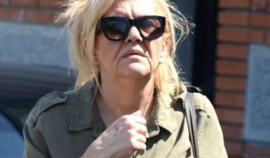 NEDA UKARDEN PLAKALA ZBOG SMRTI MARINE TUCAKOVIĆ Od para koje smo nas dve potrošile na krpice, mogle smo da kupimo vilu na Dedinju