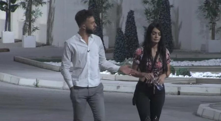 VIĐA ŽENU SVEŠTENIKA KOJI JU JE SILOVAO Viktorija otkrila da joj je pop nudio novac da povuče tužbu!