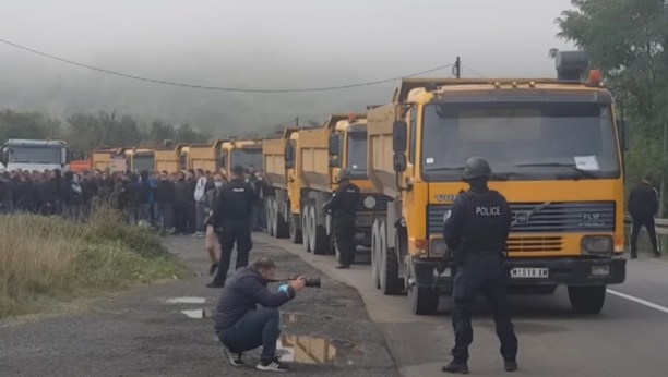 NOVA AKCIJA ROSU NA KOSOVU Krenuli sa razbijačima barikada, srpski narod spremno čeka na Jarinju