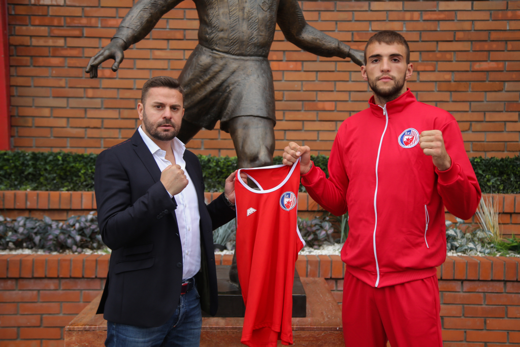 KRUZERAŠ ZADUŽIO NOVU OPREMU KLUBA S MARAKANE Džaja i Terza uručili Zvezdin dres Veljku!