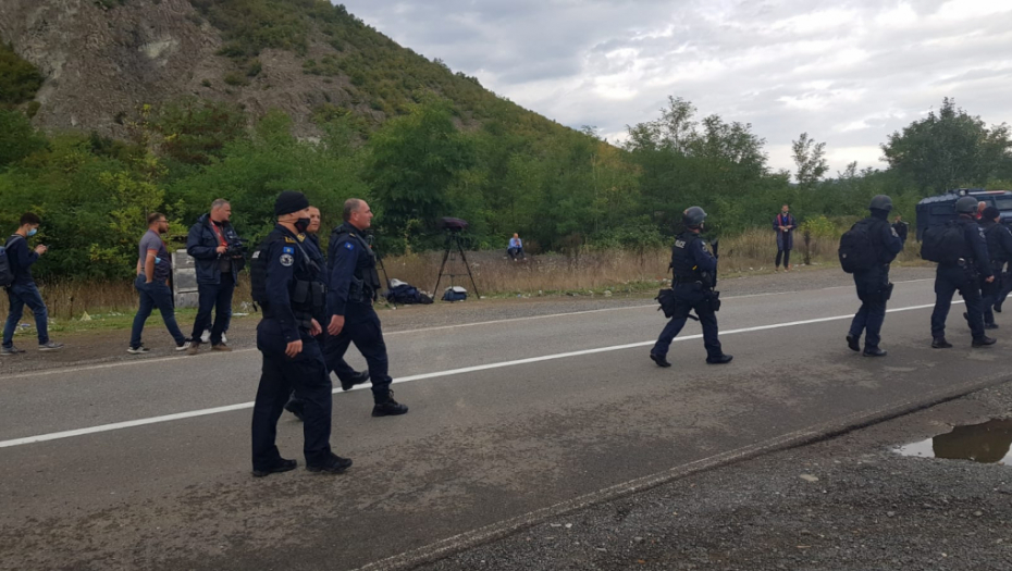 VUČIĆ SE OBRATIO JAVNOSTI Situacija je veoma teška, još sinoć smo sve znali...