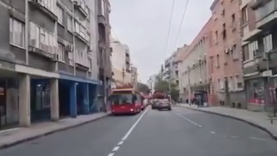 APEL VOZAČIMA! Izbegavajte ovaj deo grada, saobraćaj u totalnom kolapsu(VIDEO)