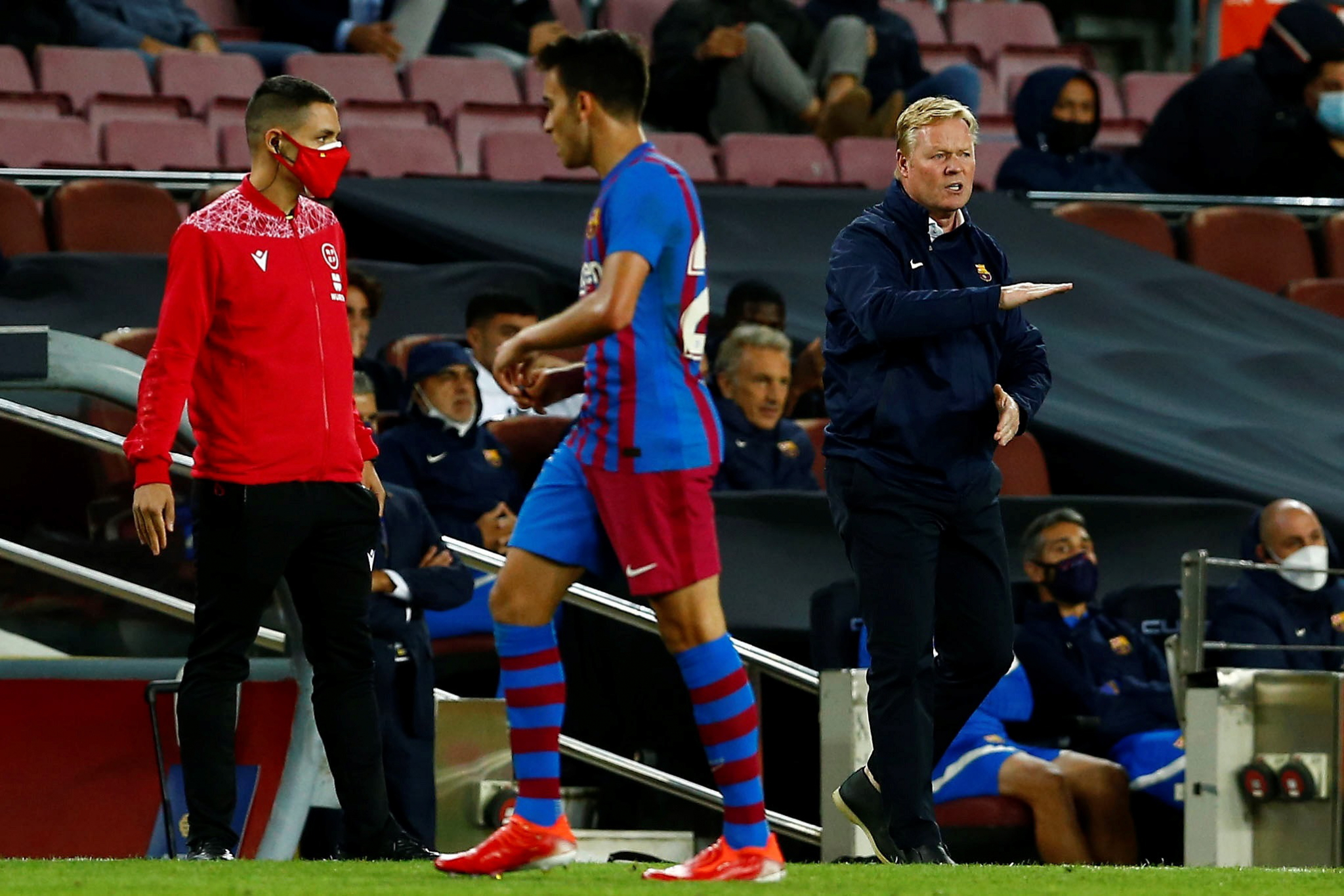 SVI SU U ŠOKU! BARSELONA SE RASPADA! Kuman zaprepastio izjavom nakon debakla protiv Granade!