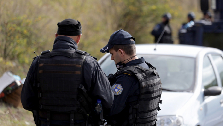 ALBANSKO LUDILO! Izbušili gume srpskih kamiona u Jarinju