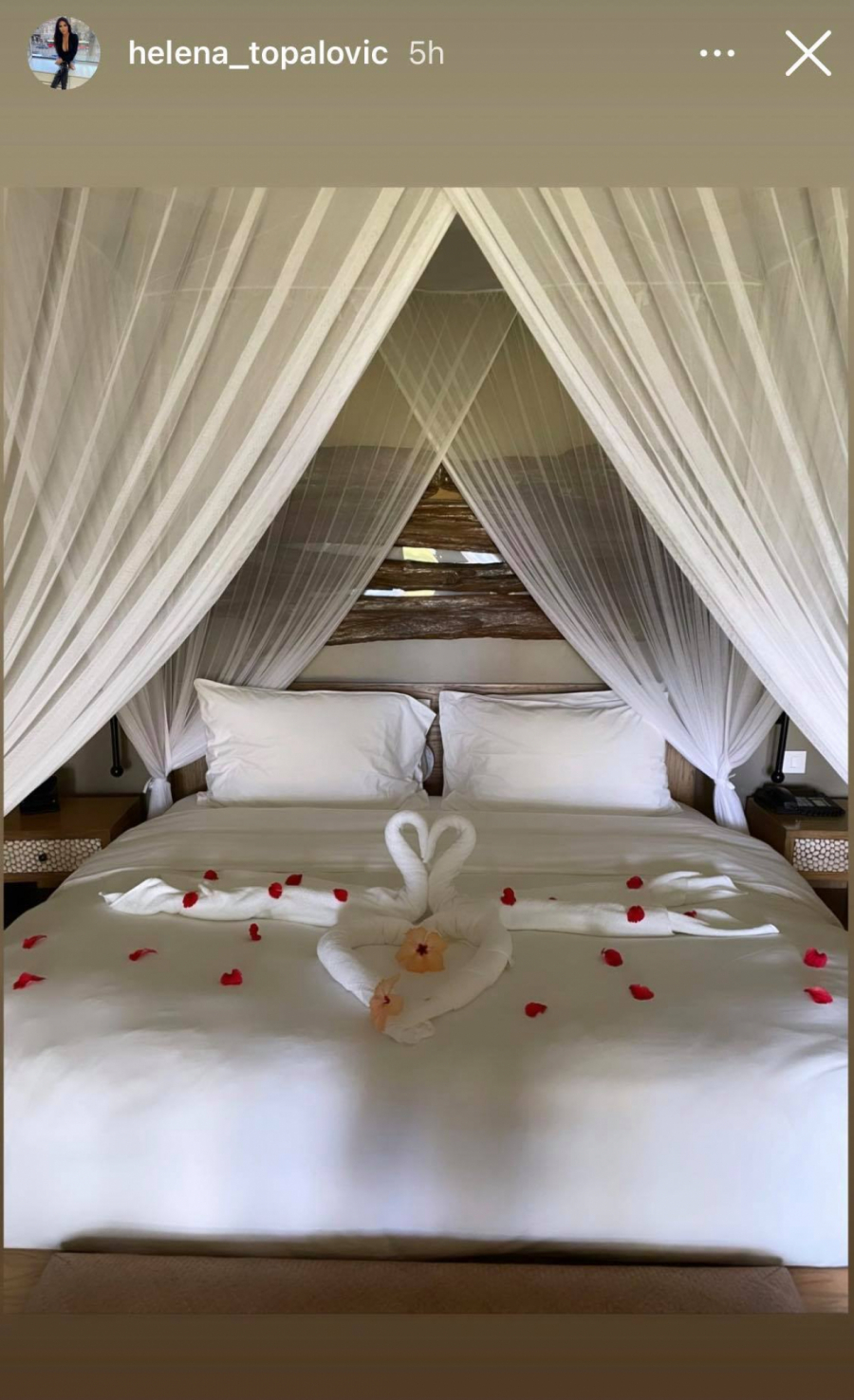 MEDENI MESEC IZ SNOVA Helenu Topalović 10 godina stariji muž odveo na mesto iz snova, a hotel skup kao đavo! (VIDEO)