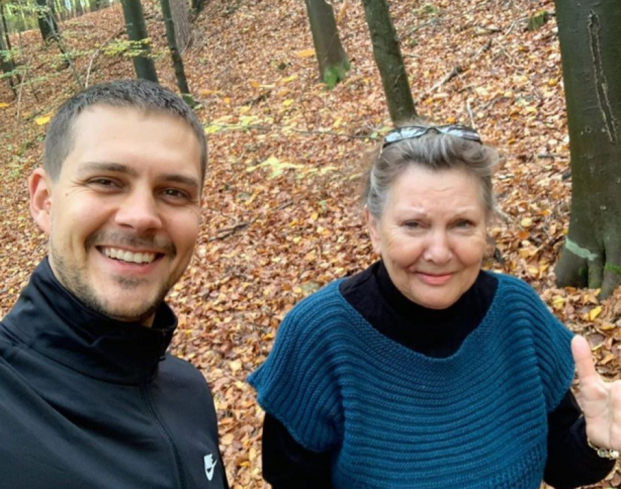 BIKOVIĆ PROGOVORIO O BOLNOJ TEMI Roditelji su mu se dva puta venčavali i razvodili