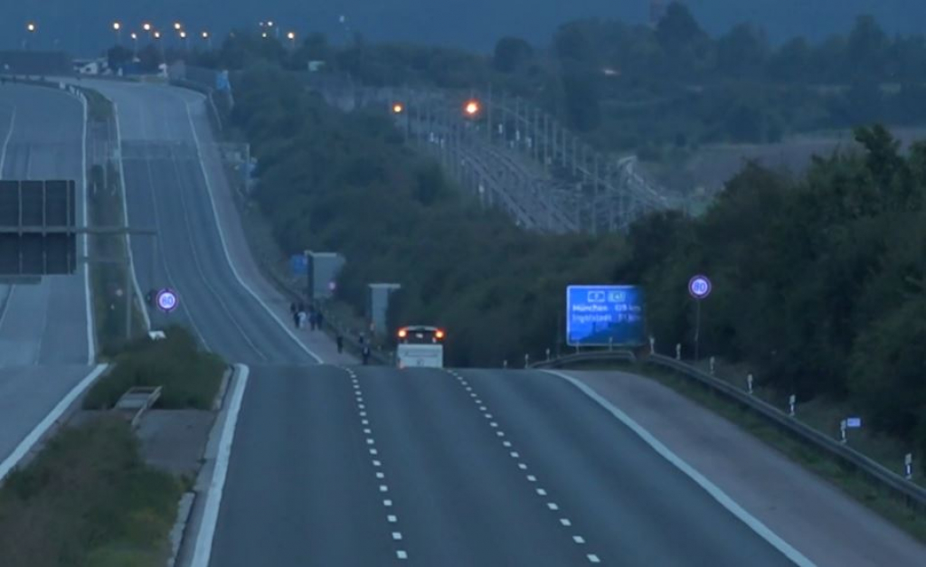 KOCKAR SKAKAO PUTNIKU PO GLAVI I DOZIVAO ALAHA! Otkrivamo šta se dešavalo u Lastinom autobusu koji je otet u Nemačkoj