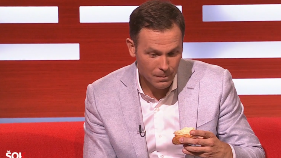 MALI DOŠAO U EMISIJU, A ONDA DOŽIVEO VELIKO IZNENAĐENJE Stavili mu princes krofne na sto, a onda dali zadatak...Ministar pogodio iz prve (VIDEO)