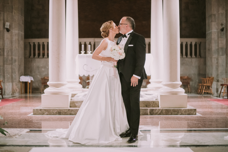 POJAVILA SE FOTKA TONIJA CETINSKOG S TRANSPLANTACIJE KOSE Pevač se podvrgao zahvatu, godinama je to priželjkivao!