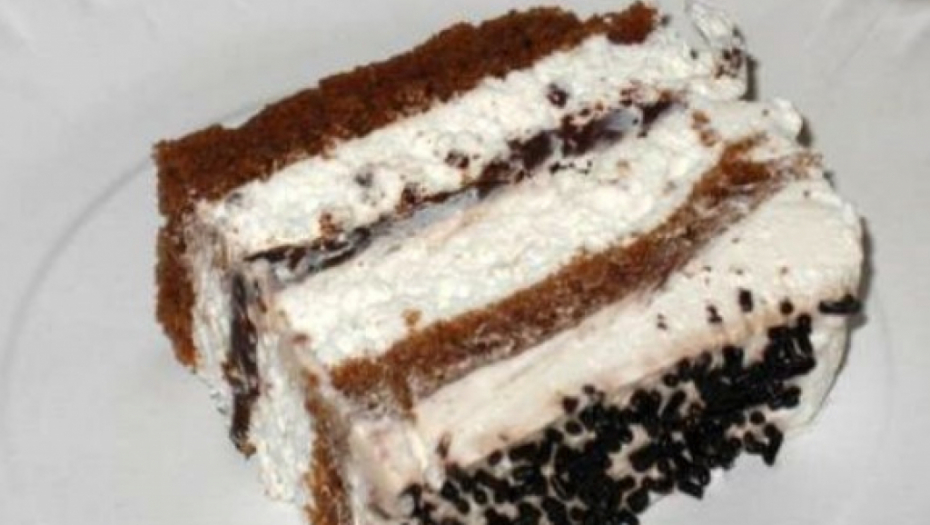 ČAROBNA, KREMASTA POSLASTICA: Kinder Pingvin torta, ukus raja na vašoj tacni