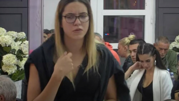 OTAC MI JE SAMO SPONZOR Nakon ispovesti o jezivom silovanju, Mia otvorila dušu i progovorila o mračnim tajnama svojih bogatih roditelja!