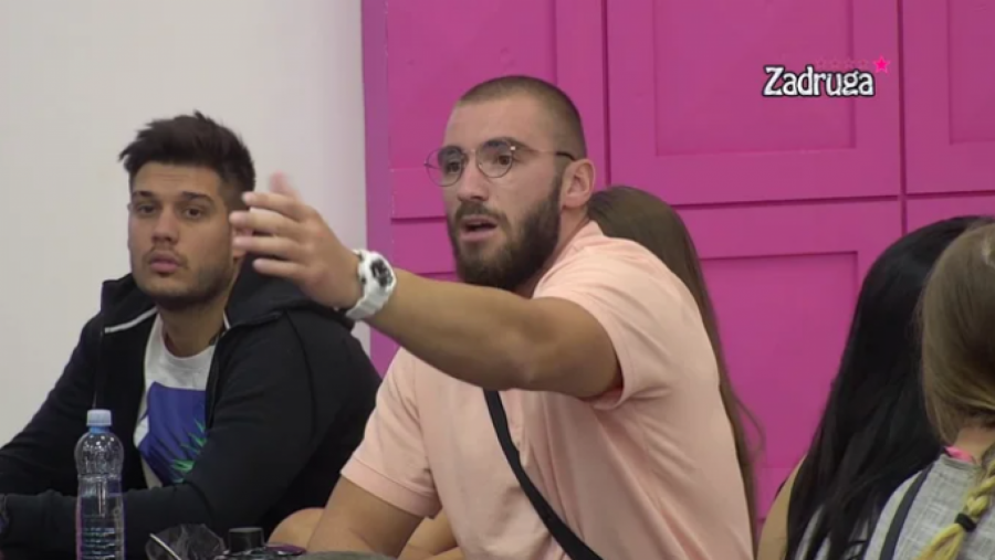 POMETNJA U BELOJ KUĆI  Mensur protiv produkcije, da li je na pomolu diskvalifikacija?