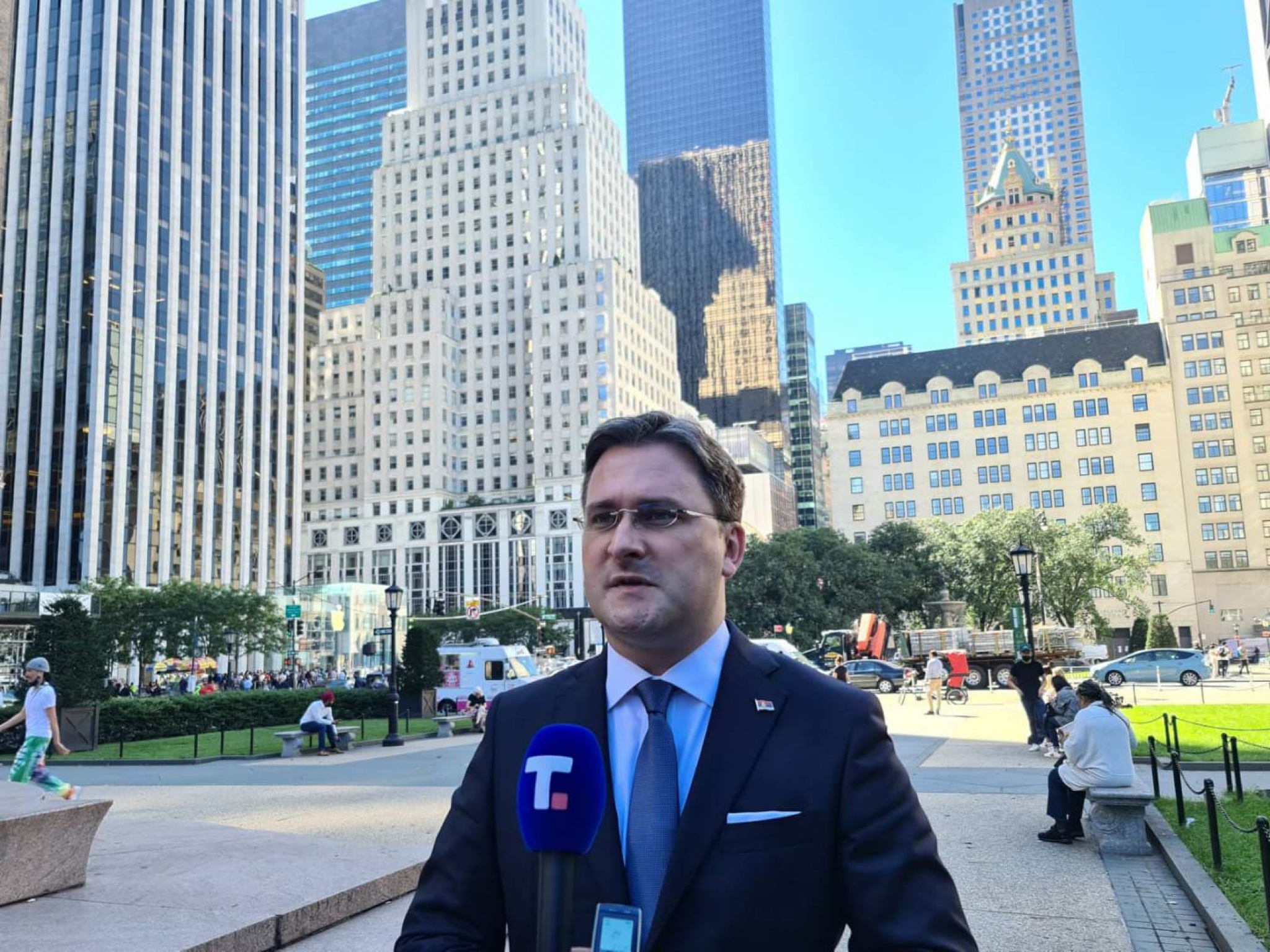 MEĐUNARODNA ZAJEDNICA ZNA DA SU SRBI ŽRTVE Đurić: Priština povlači poteze koji vode ka eskalaciji