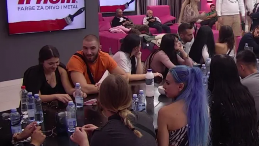 ZNAŠ KAKO SE DEVOJKA KOJA ME JE OVDE VOLELA BORILA? Mensur i Milica se žestoko posvađali, a ni Veselinovićeva mu nije ostala dužna!