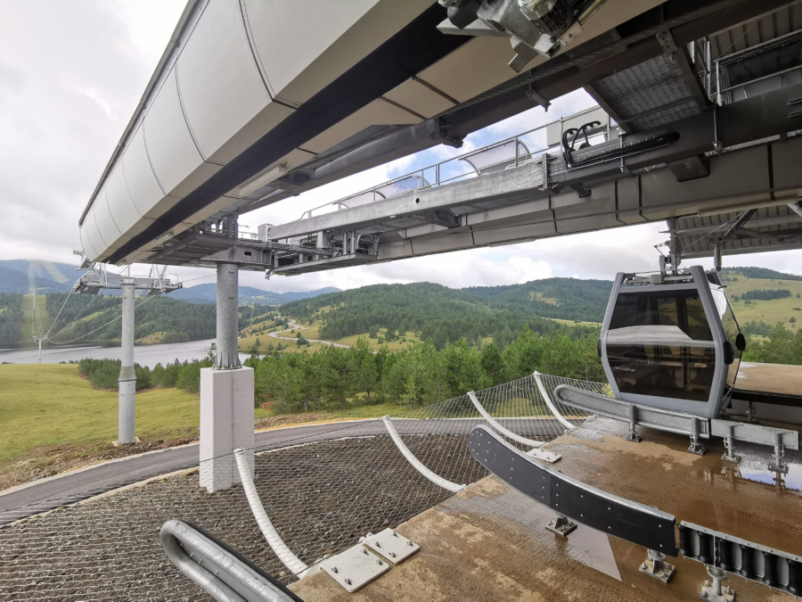 NA ZLATIBORU ĆE TEK DA SE GRADI Gondola digla cenu zemljišta, placeve prodaju i za 7.000 evra: Meštani strpljivi - očekuju rast i do 15.000