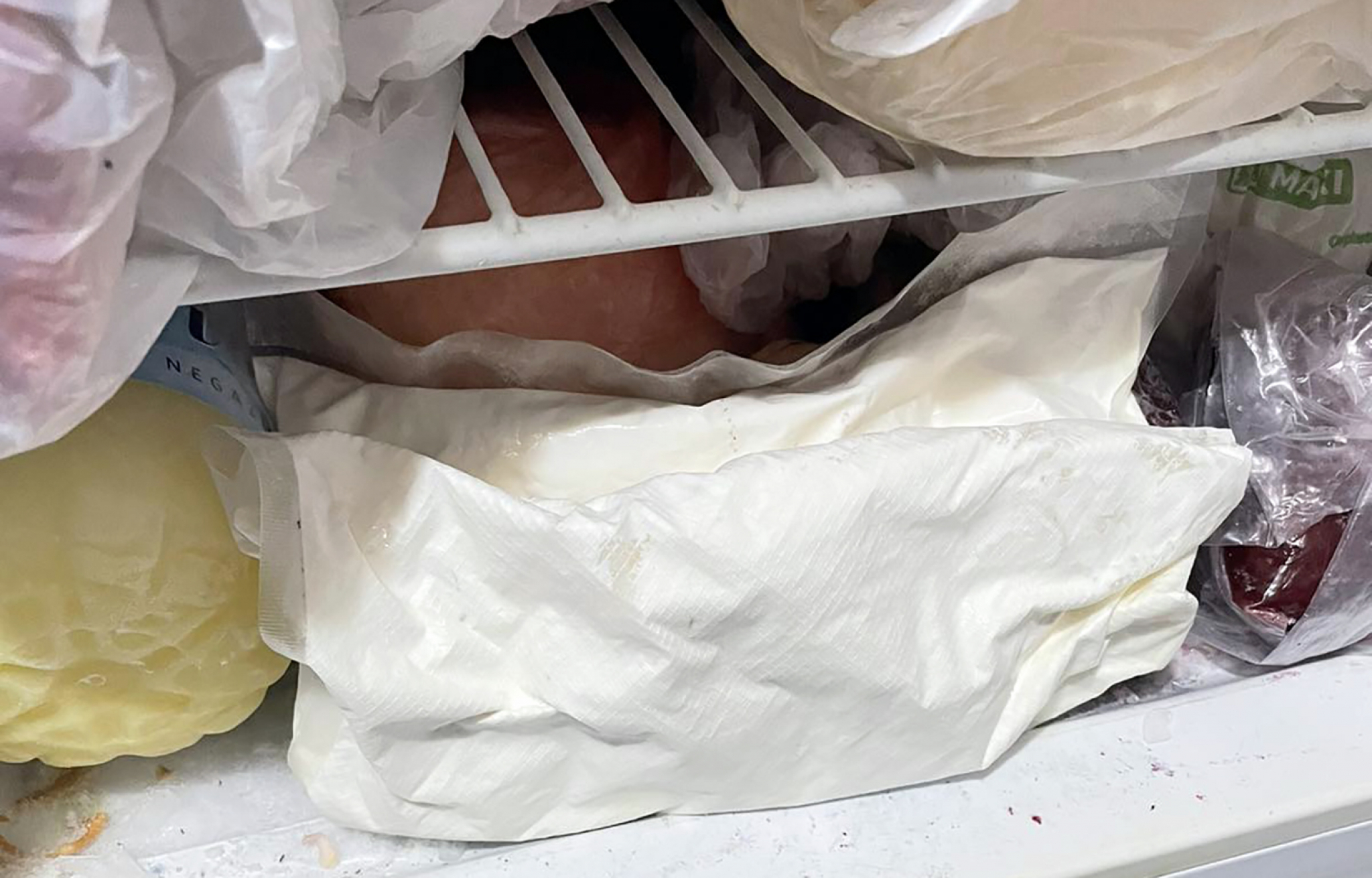 HAPŠENJE U NOVOM SADU Više kilograma droge zaplenjeno u stanu i autu