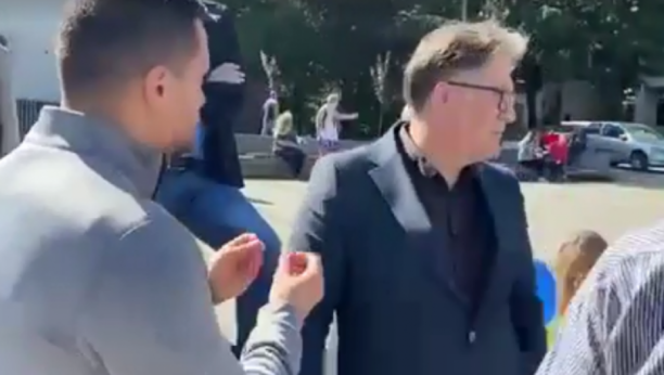 NE ZNA DA NABROJI PET ULICA Relja Ognjenović razbio Gavrilovića! (VIDEO)