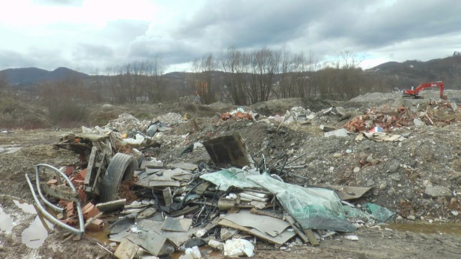 RUŽNI PRIZORI SA JEZERA VRUTCI USKORO PROŠLOST Počinju radovi na uklanjanju divljih deponija