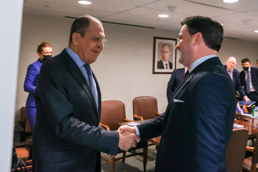 PUTINU PREKIPELO Srbi, šaljite tenkove na Kosovo, Rusija je uz vas!