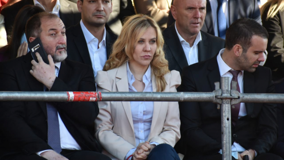 RADUJ SE CRNA GORO Metodije ustoličen, VELIČANSTVENE slike ispred manastira! (FOTO/VIDEO)