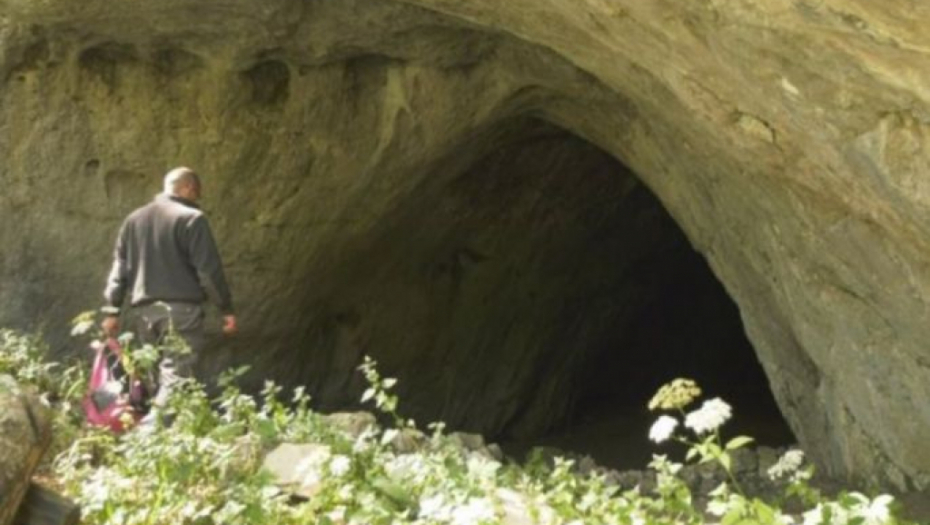 PEĆINA ČIJA LEPOTA ODUZIMA DAH U njoj se krije čudesna voda, ko je popije brzo će stati na ludi kamen!