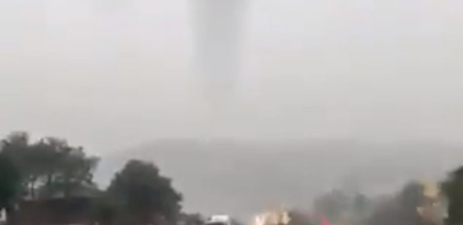 TORNADO U KRASNODARSKOM  Nesvakidašnje scene u ovom ruskom odmaralištu (VIDEO)