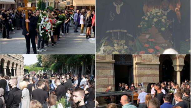 ČLANOVI PORODICE JEDVA STOJE NA NOGAMA Tužna povorka mnogobrojnih građana krenula da isprati Nenada Nenadovića na večni počinak (FOTO)