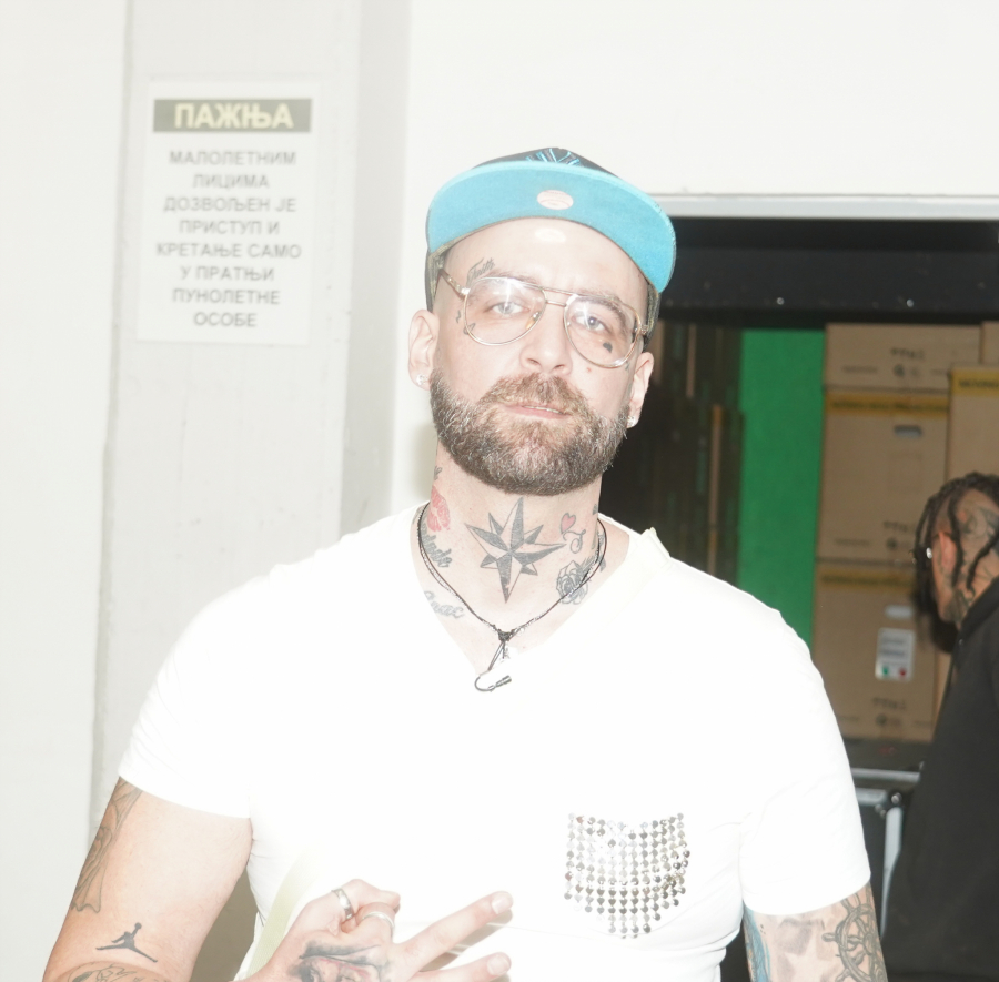 KR*SNULA BIH SE ZA 100.000 EVRA Zadrugarka šokirala izjavom: Muškarci su mi i do sada često nudili novac za s*ks, ali sam ja to odbijala