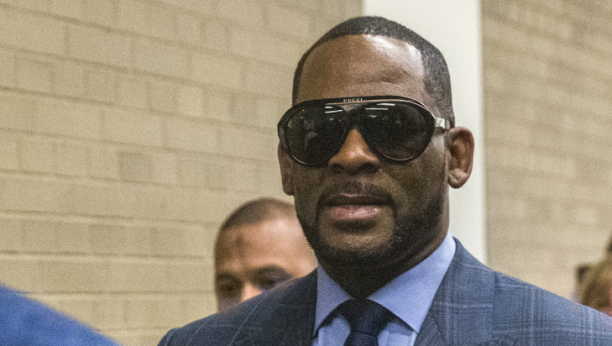 POZNATI PEVAČ OSUĐEN NA 30 GODINA ZATVORA Zlostavljao devojčice i dečake, obelodanjeno i ko mu je sve pomagao u gnusnim zločinima