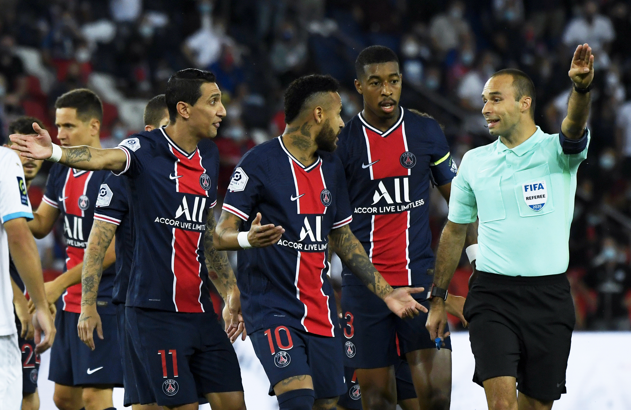 UEFA IZNENADILA IZBOROM SUDIJA! O Zvezdinoj sudbini odlučuje čovek koji je pokazao crveni karton Nejmaru, malo ko je čuo za njega!