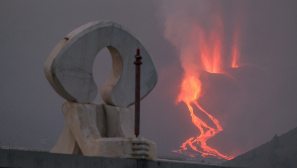 LAVA SE I DALJE NE SMIRUJE Ne prestaje jaka vulkanska aktivnost na Kanarskim ostrvima (FOTO)