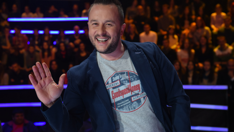 SRAMOTA! NOVINAR U ZAGREBU VELIČAO OPOZICIJU I BLATIO SOPSTVENU DRŽAVU Đilasovac Ivanović u Hrvatskoj pljuvao po Srbiji