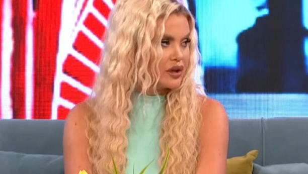 VREME KADA SANJA DA SVE OD SEBE DA USREĆI ONE KOJE VOLI Progovorila o uspomenama iz detinjstva i ko joj fali, a evo sa kim će biti za Vaskrs