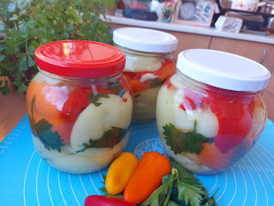 NAJBOLJI RECEPT ZA ZIMNICU: Kisele paprike iz bakine kuhinje, tegla puna vitamina C (VIDEO)