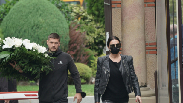 LAĆA NEUTEŠAN JECAO ZA MAJKOM Sahranjena Marina Tucaković pored sina Miloša, a ovako je hitmejkerka govorila o životu!