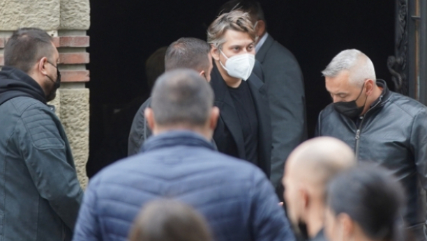 LAĆA PRVI PUT OTKRIO SVE O SKANDALU NA SAHRANI Sin Marine Tucaković tek sada priznao šta je rekao Ceci i Saši Matiću!