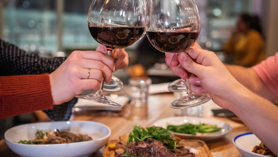 VIC DANA Pita Fata Muju: "Mujo, jesi li gladan? Hoćeš li jesti grašak od juče?"